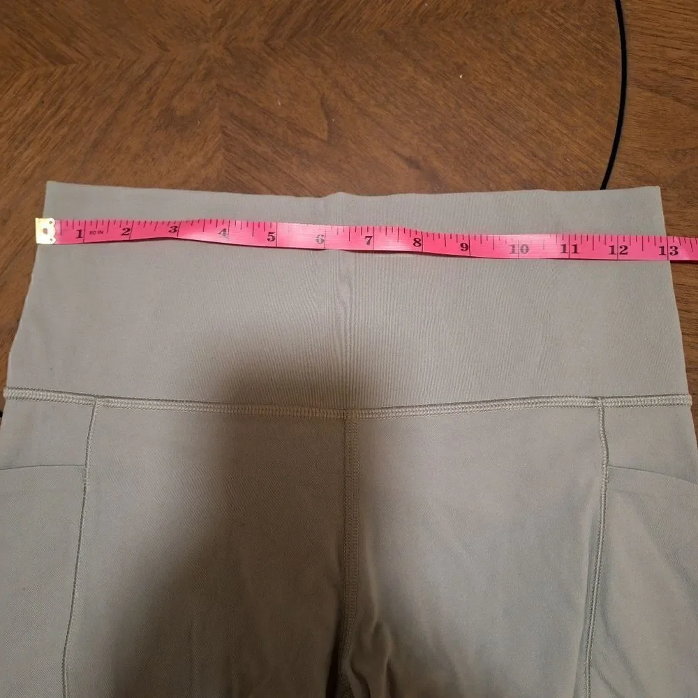 Athleta salutation 7/8 tight small green